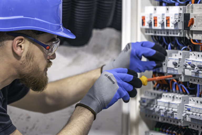 Service de Maintenance Électrique – Sécurisez vos installations !